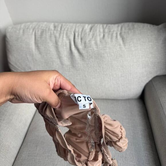 Tan tie up crop top - Picture 3 of 3